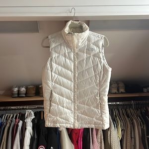 Women’s north face puffer vest